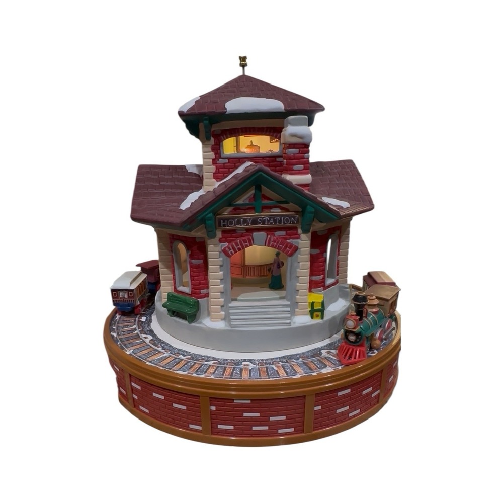 VINTAGE Mr Christmas Holiday in Motion Holly Station Train Animated Musical Box
